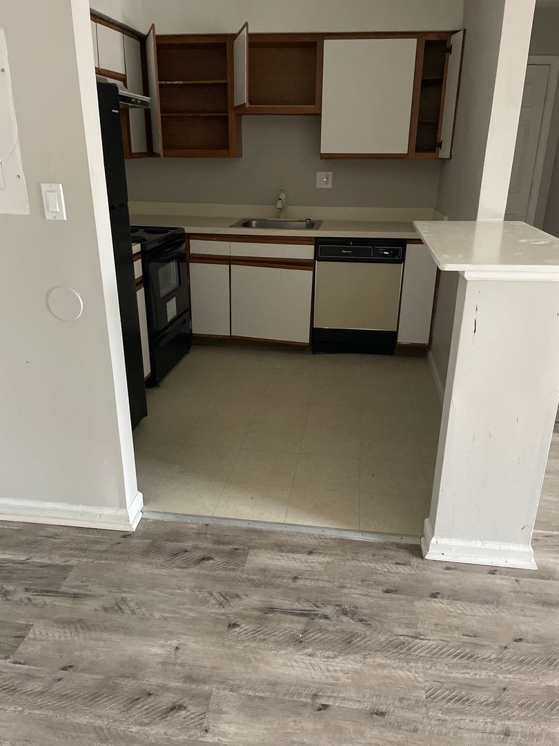 HARTFORD Apartment: 66 WEBSTER STREET