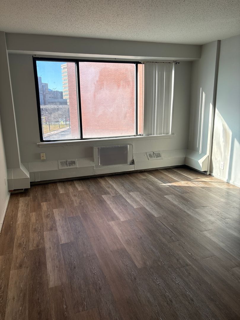 HARTFORD Apartment: 600 ASYLUM AVE