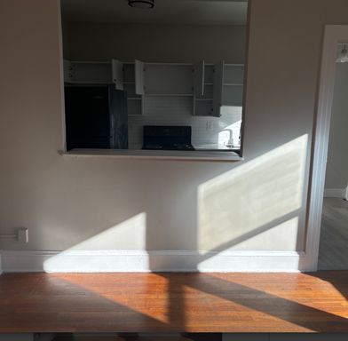 Spacious 1 bedroom move in ready section 8 Welcome – photo 1