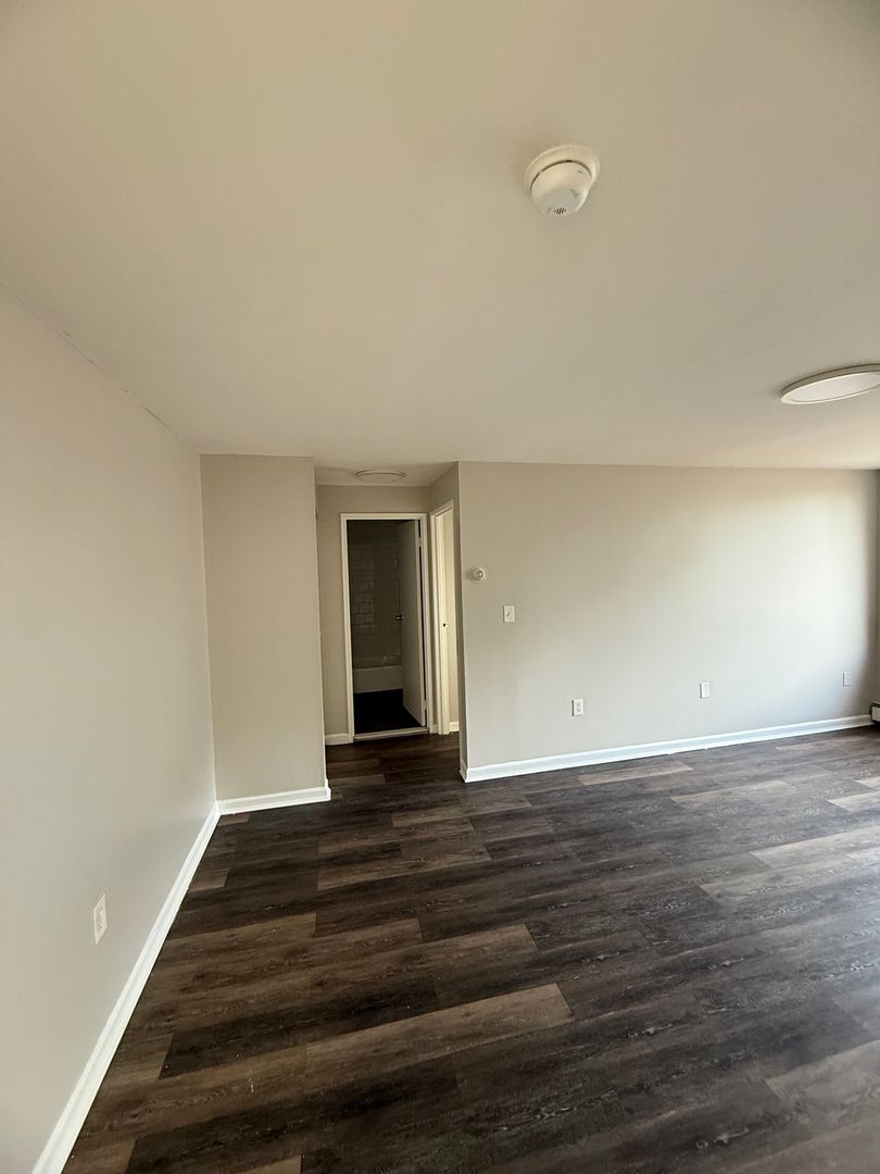 HARTFORD Apartment: 100 PROSPECT AVE
