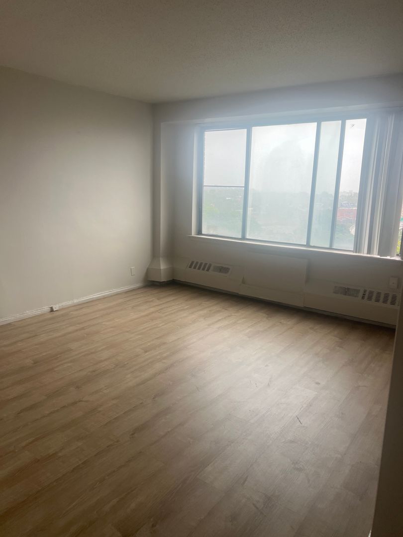 HARTFORD Apartment: 600 ASYLUM AVE