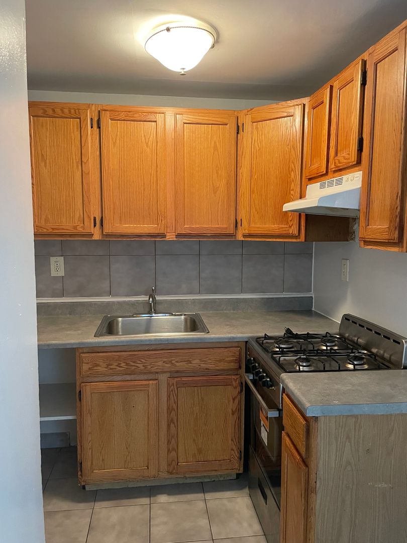 Paterson Apartment: 112 16th Avenue