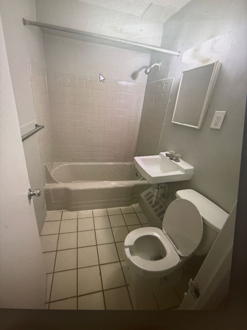 HARTFORD Apartment: 600 ASYLUM AVE