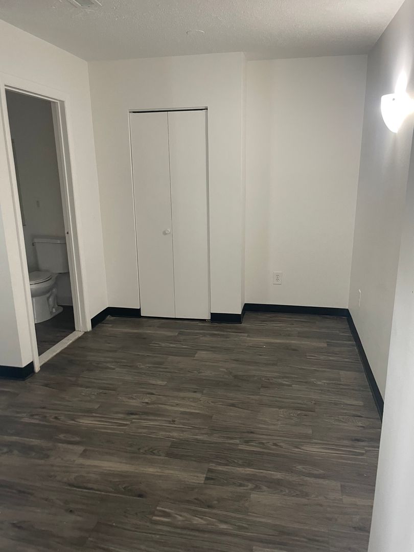 HARTFORD Apartment: 600 ASYLUM AVE