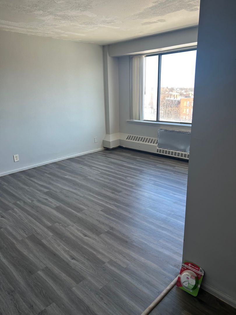 HARTFORD Apartment: 600 ASYLUM AVE