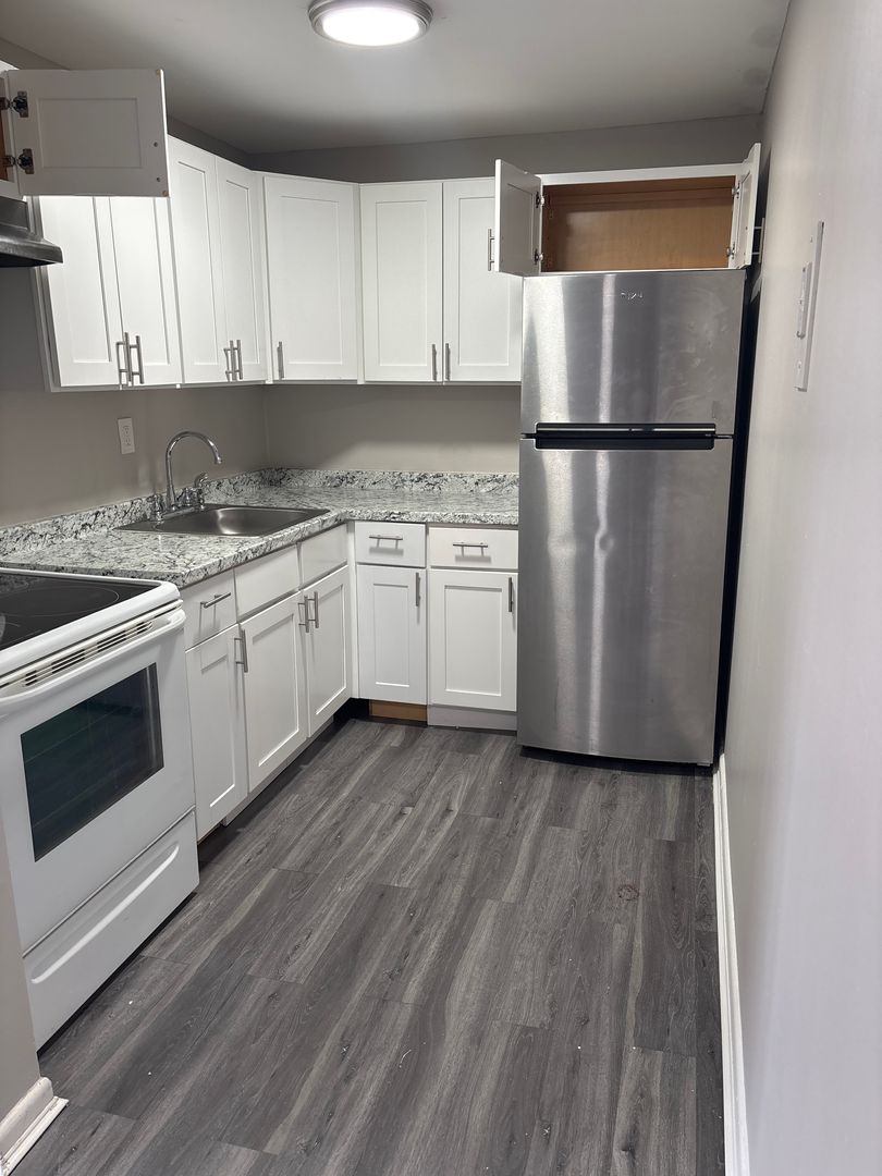 HARTFORD Apartment: 100 PROSPECT AVE