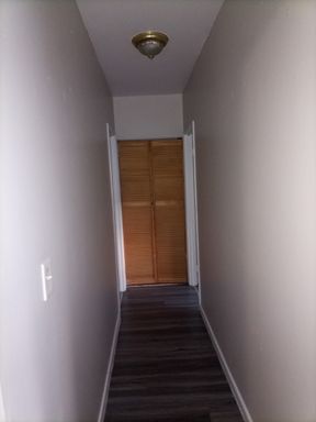 1 bedroom available Section 8, imagineers welcome – photo 1