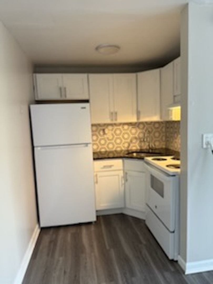 HARTFORD Apartment: 100 PROSPECT AVE