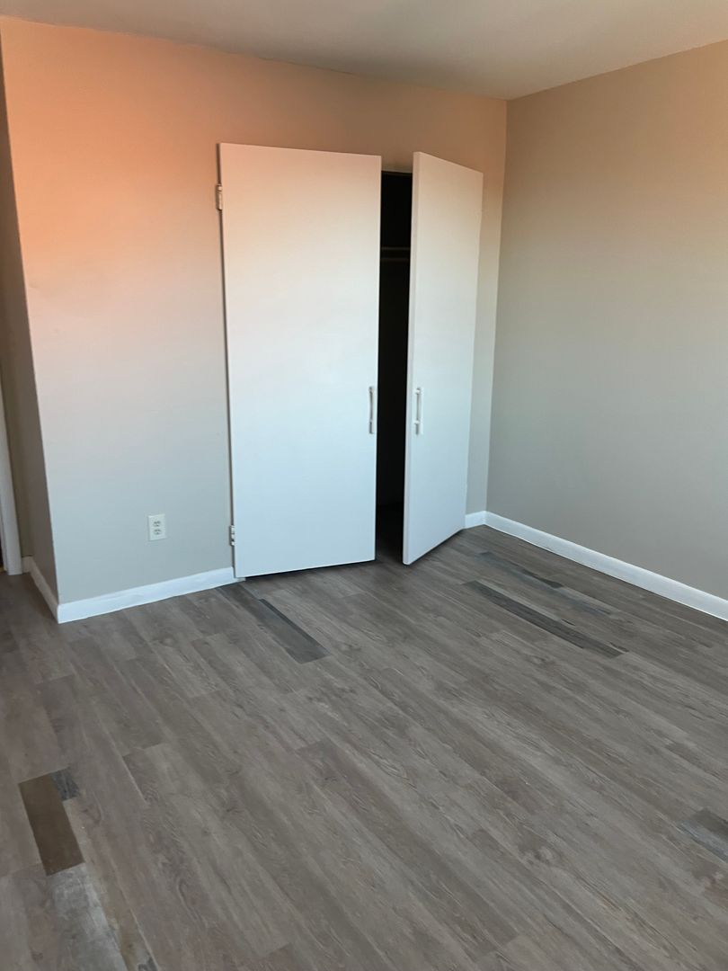 HARTFORD Apartment: 22 ELLIOTT STREET
