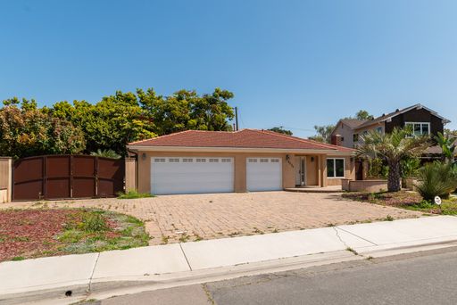 Beautiful single story home in Carlsbad – photo 1