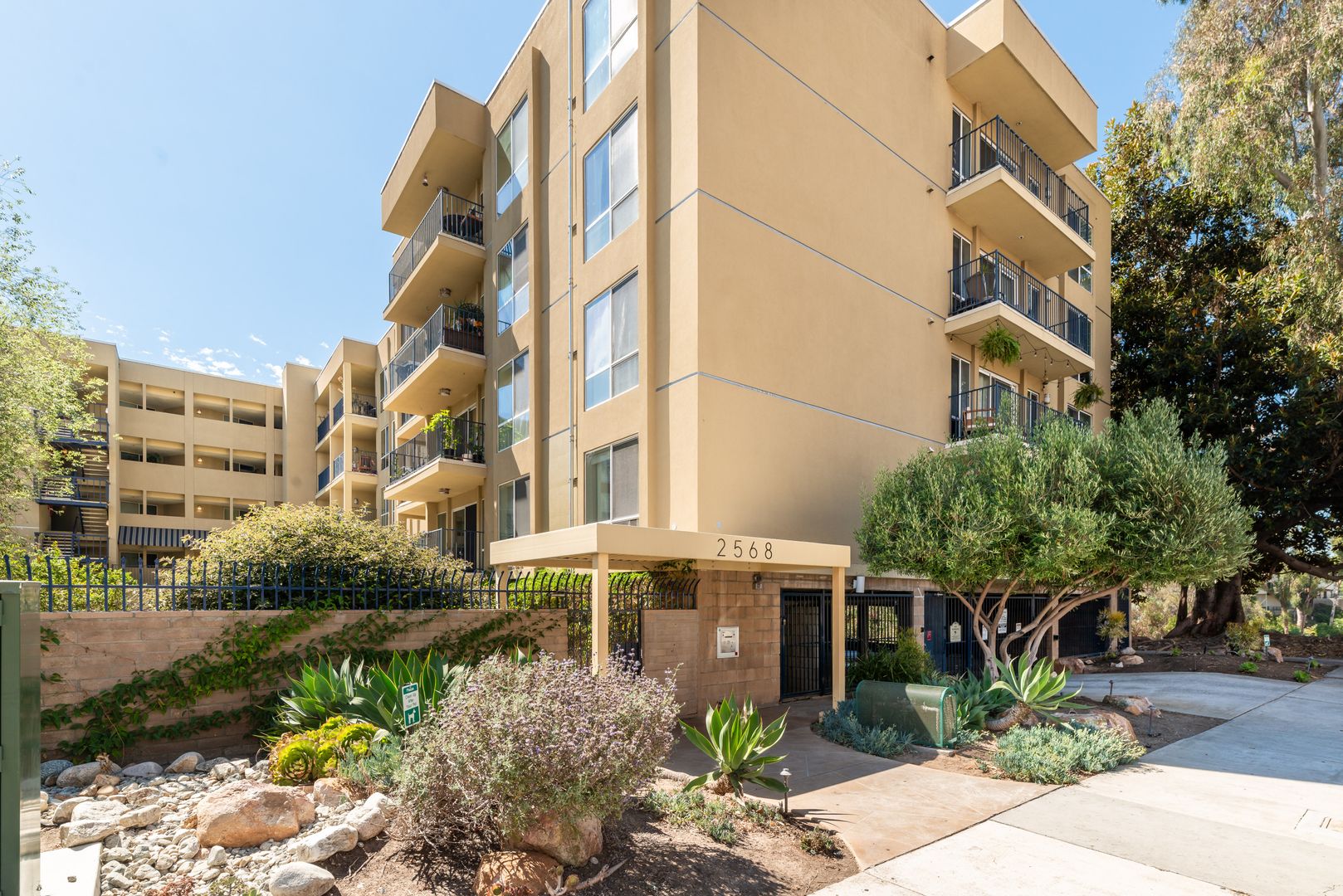 San Diego Condo: 2568 Albatross St. Unit 5F