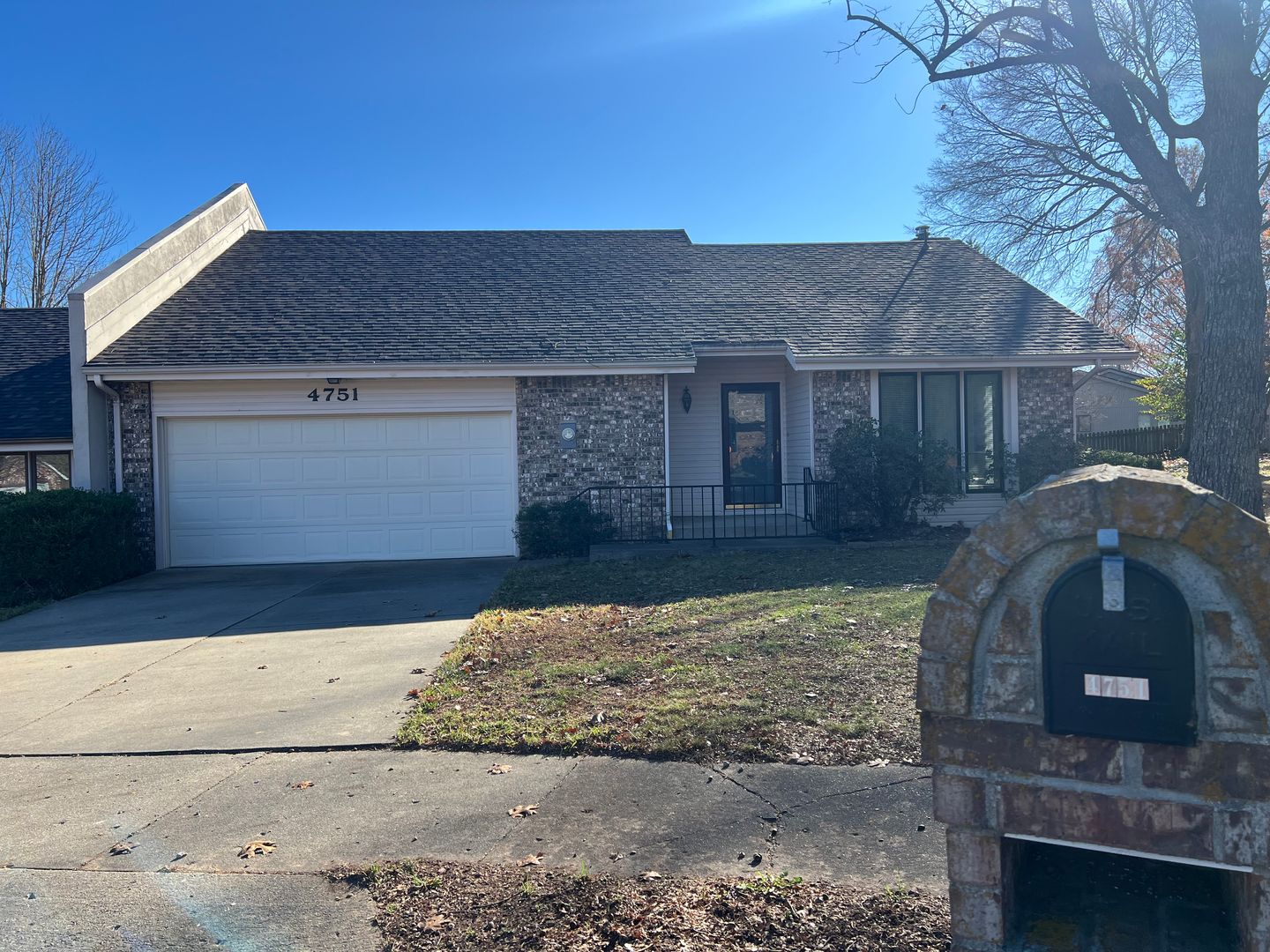 Springfield House: 4751 S Boone Ct