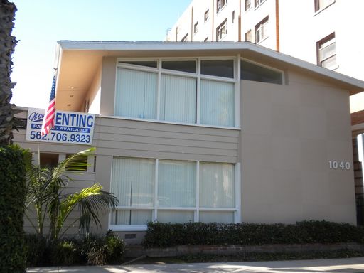 Spacious Beachside 1 Bedroom 1 Bath Apartment on Ocean Boulevard – photo 1