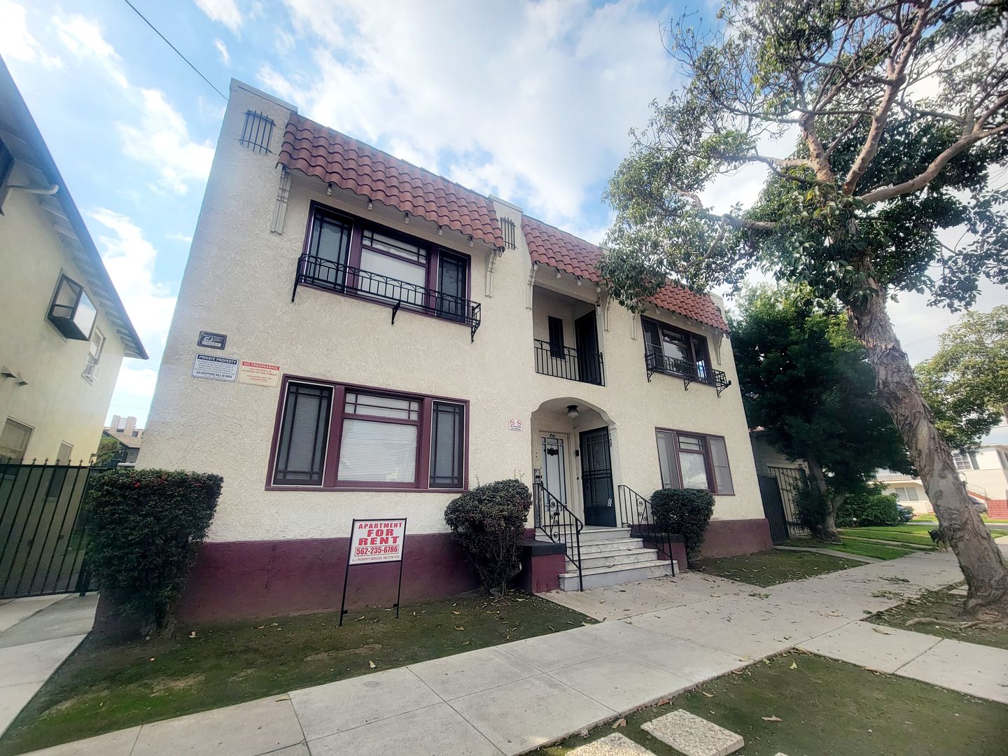 Long Beach Apartment: 1708-1714 1/2 E 2nd St.