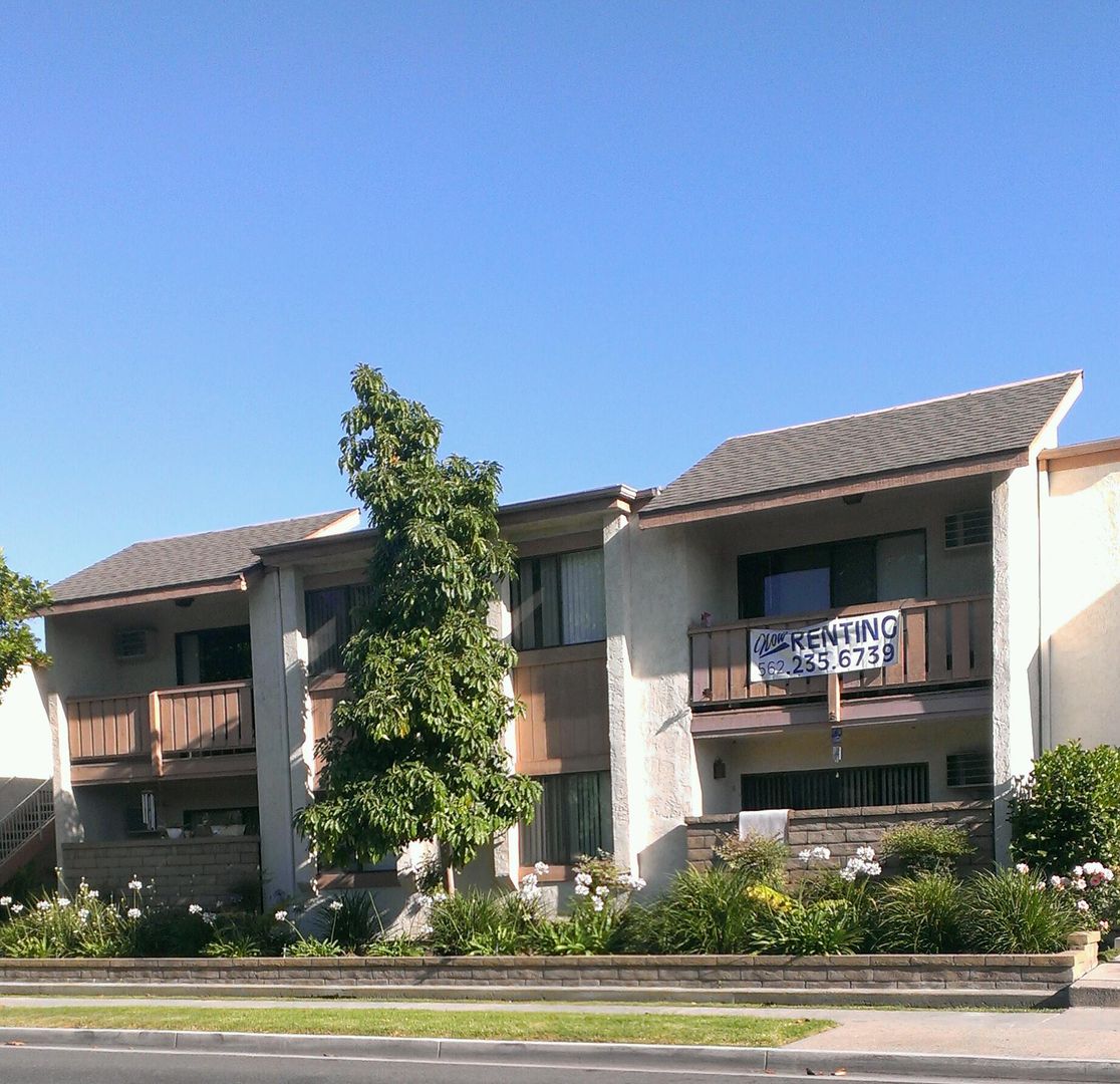 Long Beach Apartment: 1920 E 52nd St.