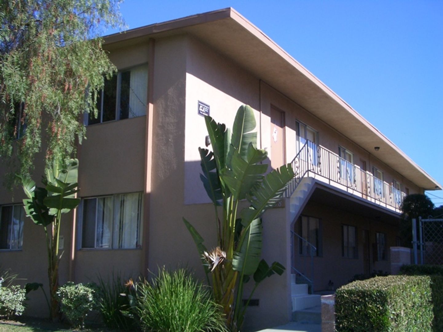 Long Beach Apartment: 2638 Linden Ave.
