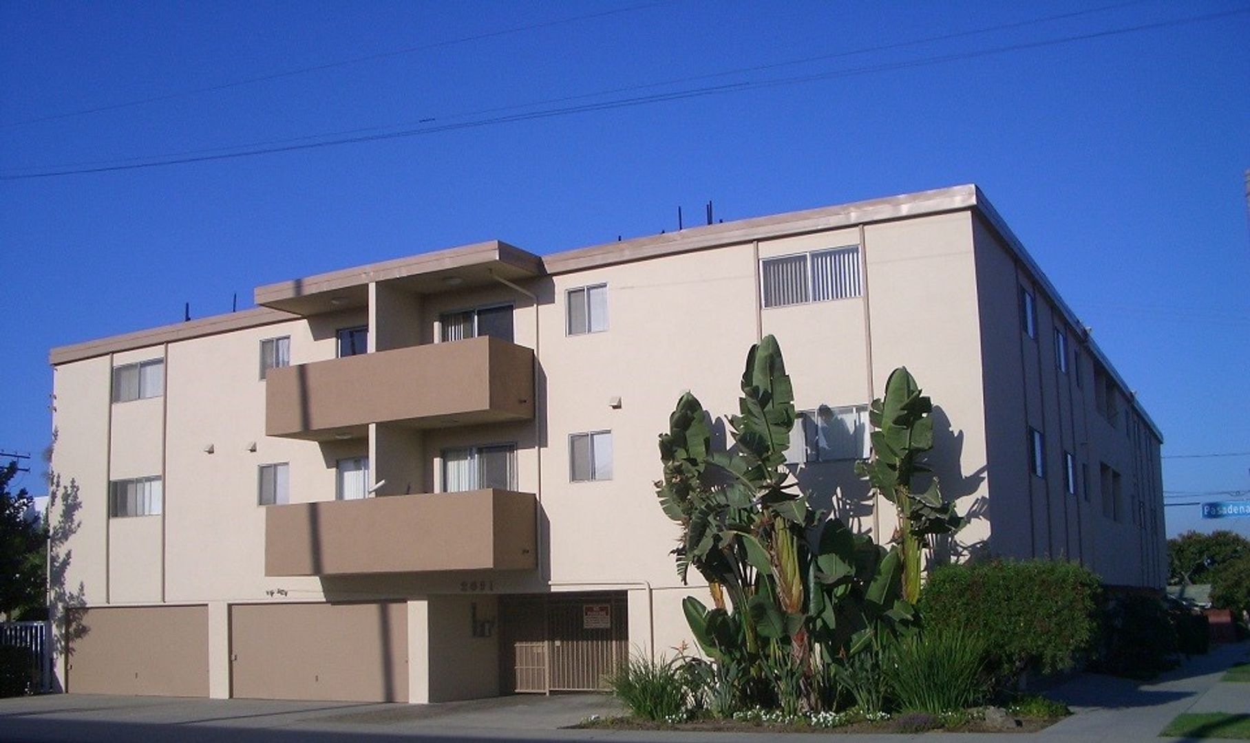 Long Beach Apartment: 2691 Pasadena Ave.