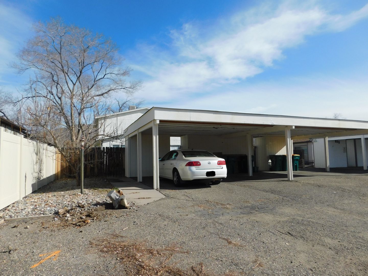 Palisade Apartment: 869 Iowa Avenue