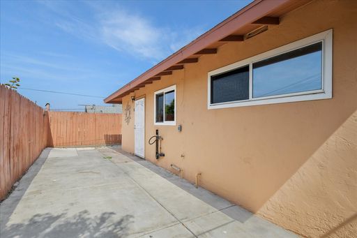 MOVE-IN SPECIAL HALF OFF FIRST MONTHS RENT for September Move-Ins - 3 Bed/ 1 Bath house for rent – photo 1