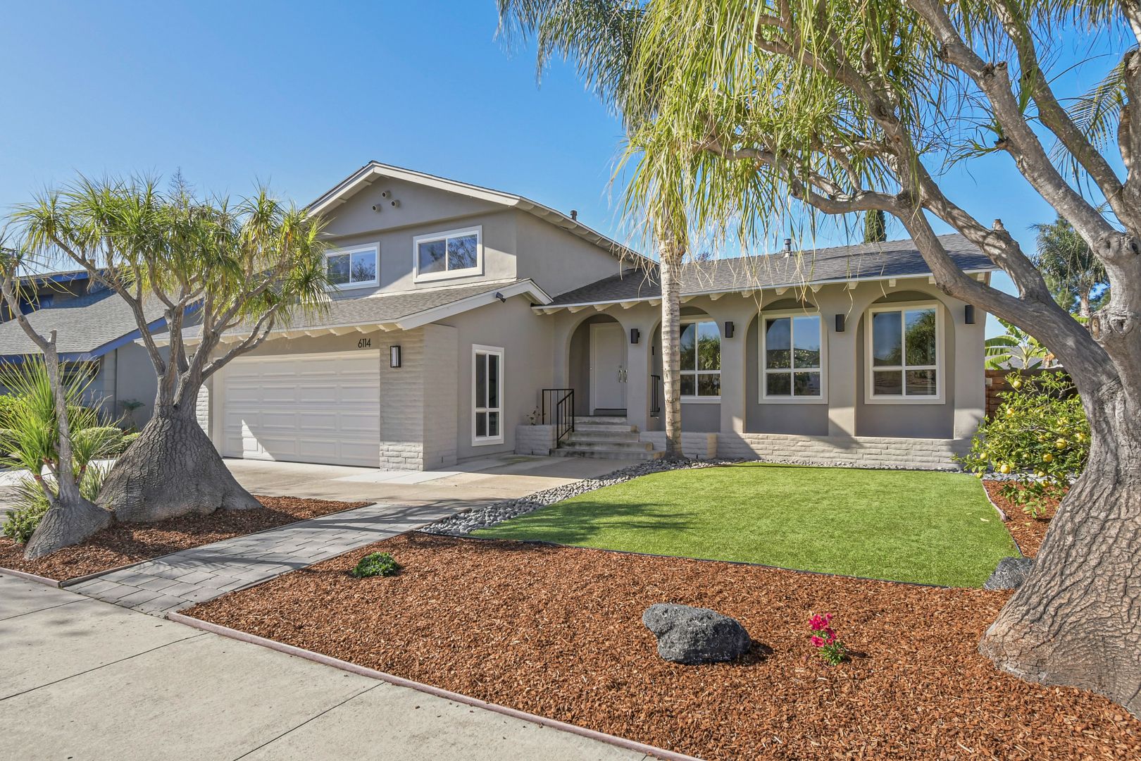 La Mesa House: 6114 Haas St