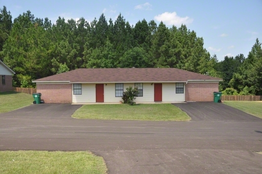 307 Willow Creek Circle
