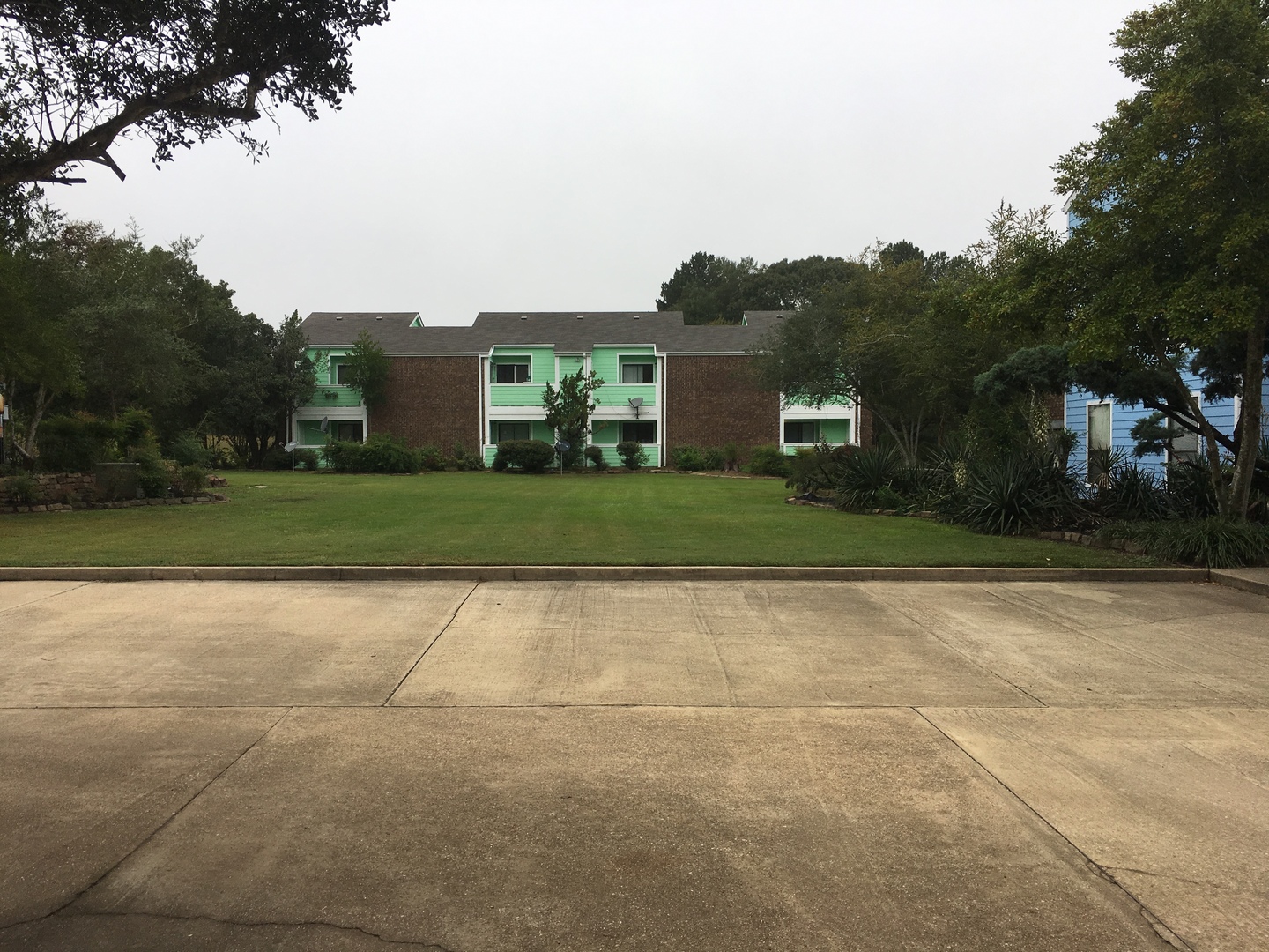 Big Sandy Apartment: 1001 N Tyler St