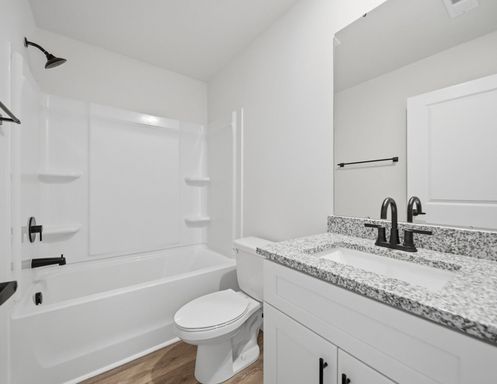 818 2nd St SE B, Hickory, NC 28602 — photo 7