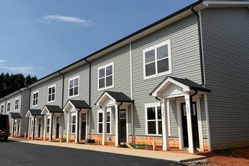 Pet-Friendly 2 Bedroom Townhome in Conover, NC