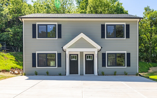 Brand-New Pet-Friendly Duplex in Hickory! – photo 1