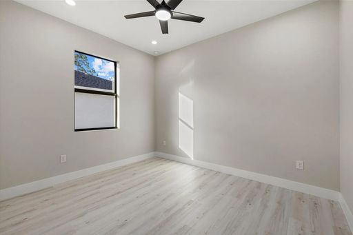 379 Bowman Ter, PORT CHARLOTTE, FL 33953 — photo 9
