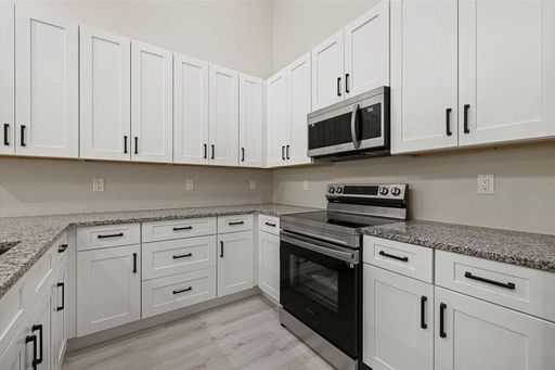 379 Bowman Ter, PORT CHARLOTTE, FL 33953 — photo 4