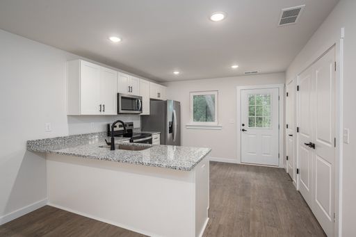 422 17th St NW, Hickory, NC 28601 — photo 5
