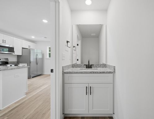 882 W 25th St, Newton, NC 28658 — photo 6