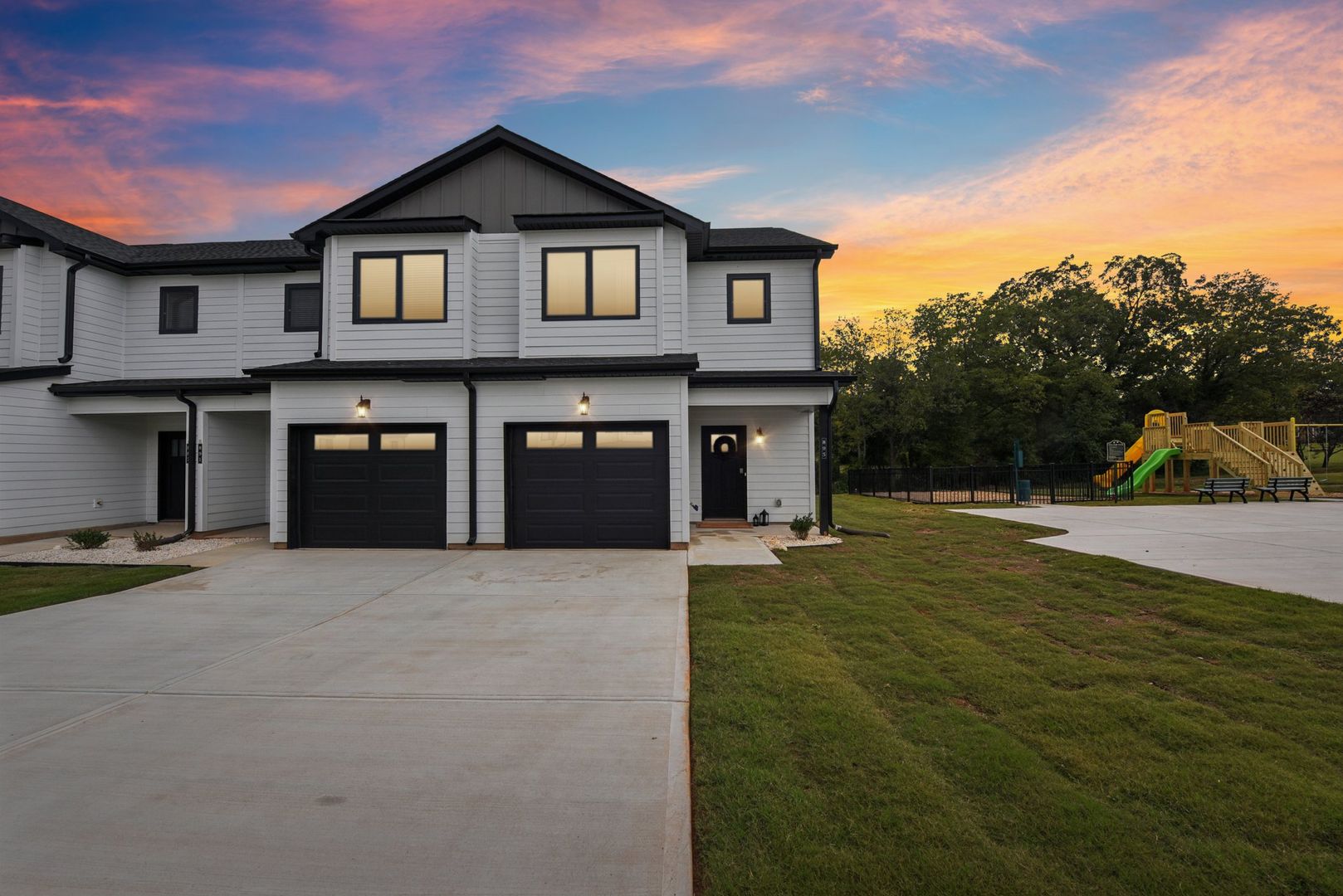 Hickory Townhome: 1001 7th St Blvd SE