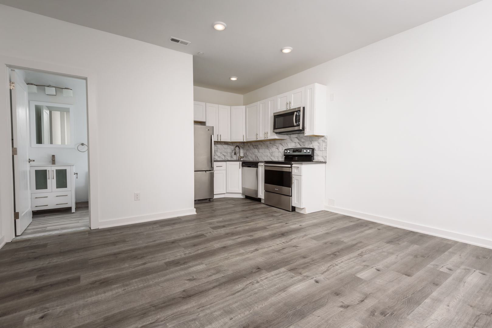 Philadelphia Apartment: 1654 Ridge Ave