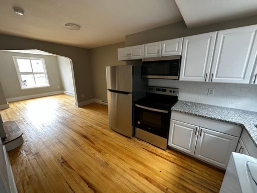 Charming & Renovated 2-Bedroom Home Near Girard & Fairmount Park! – photo 1