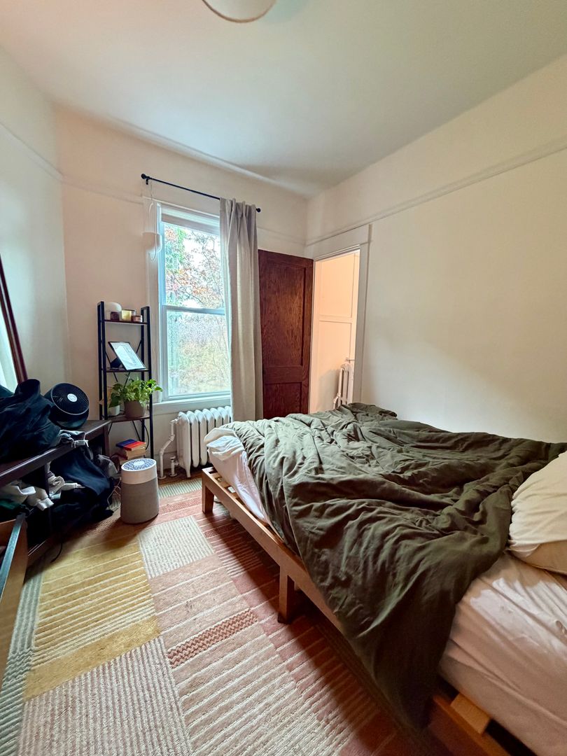 2701 N Whipple 5 of 12