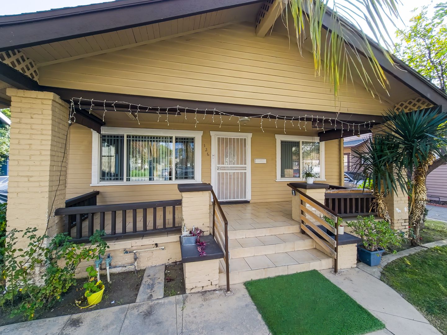 Glendale Apartment: 126 E Garfield Ave