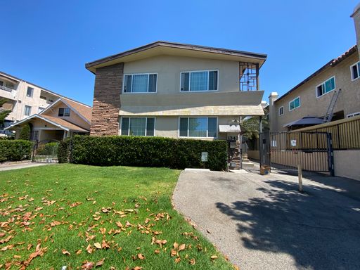 1BD Spacious Living Room, Parking & Shared Laundry in Prime Glendale! – photo 1