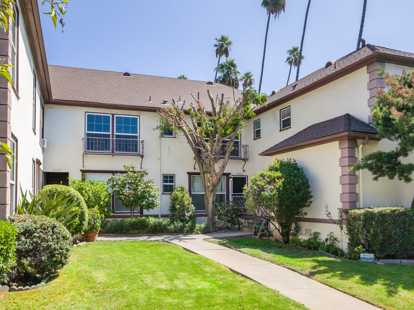 Los Angeles Apartment: 4635 Finley Ave