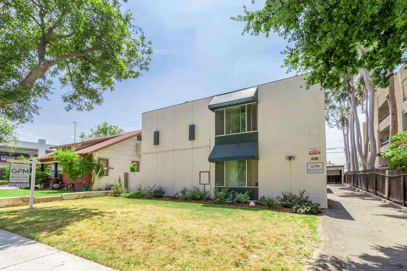 Glendale Apartment: 406 Oak St