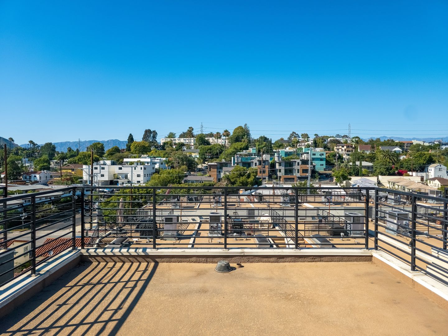 Los Angeles Townhome: 2926 Rowena Ave