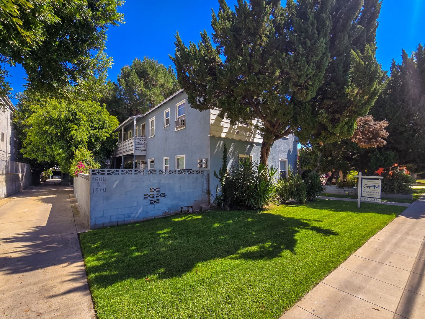 Burbank Apartment: 1610 Grismer Ave