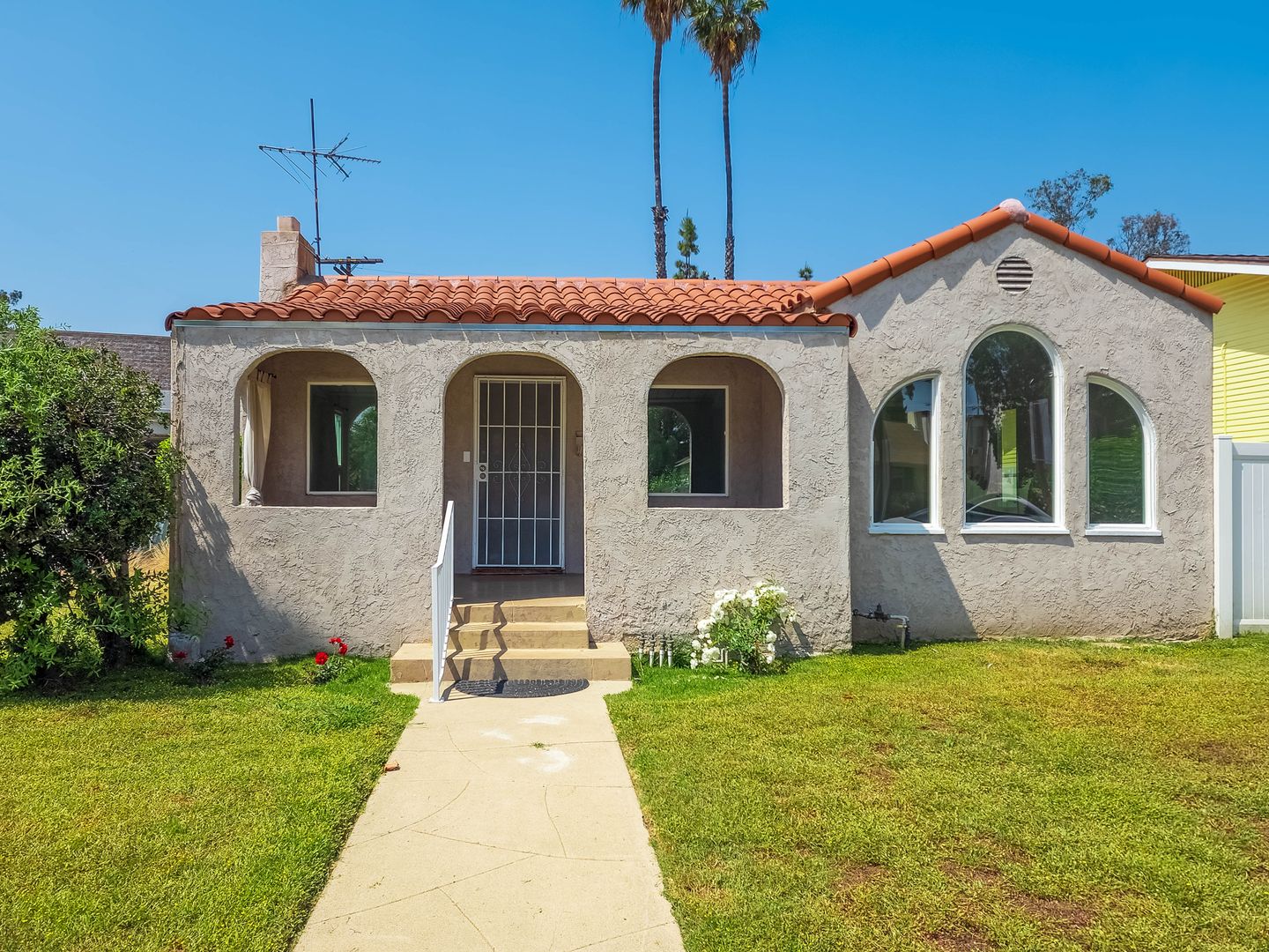 Glendale House: 723 W Doran St