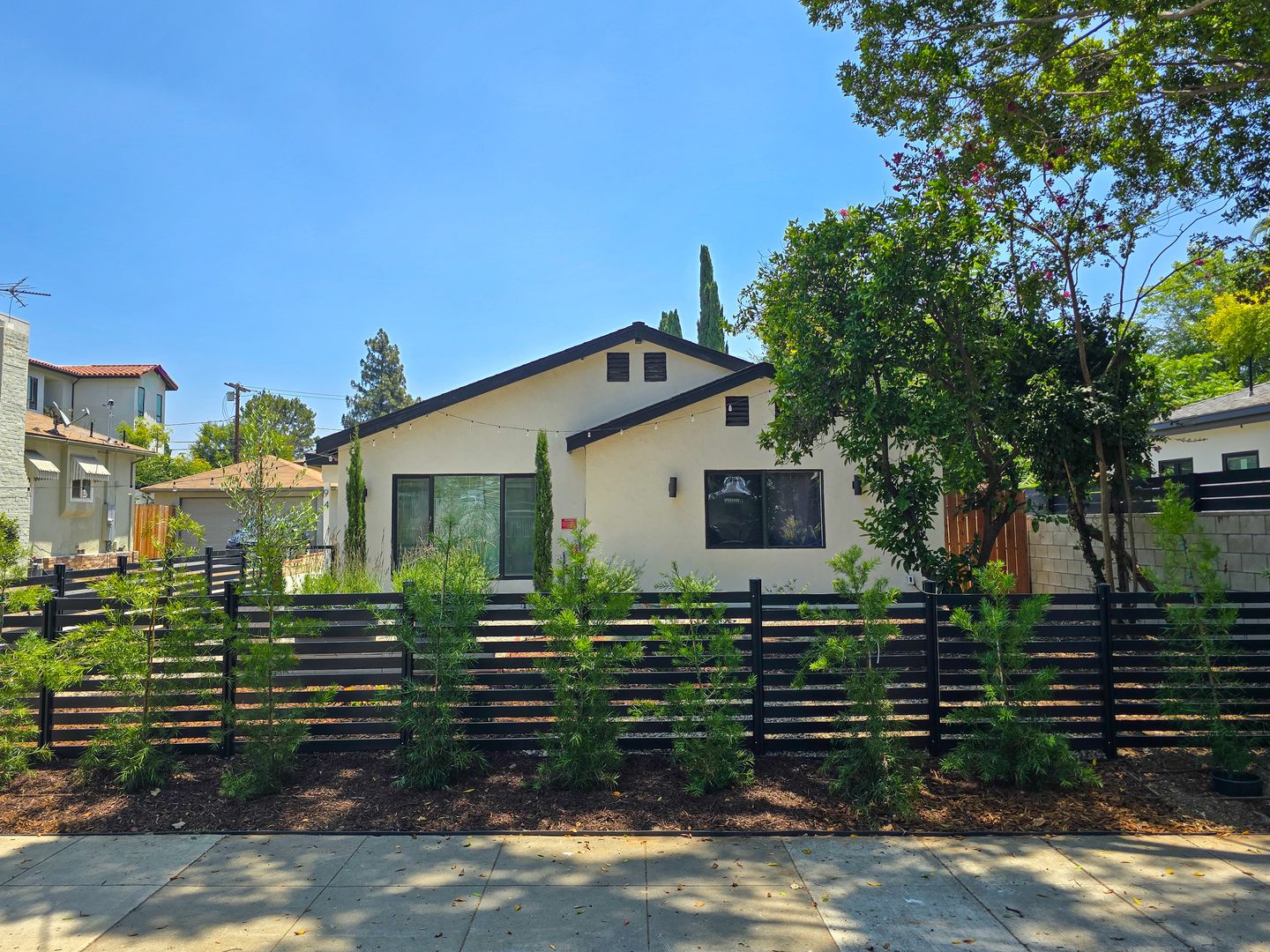 Pasadena Apartment: 92 S Vinedo Ave