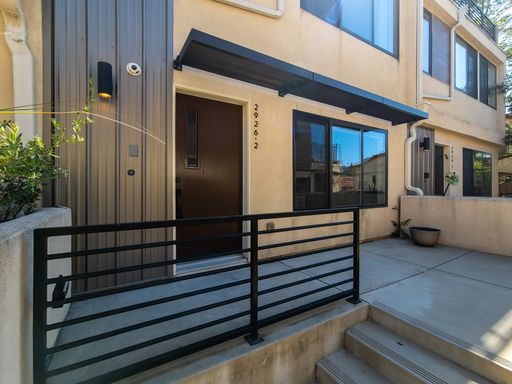 Sleek Modern Living in the Heart of Silver Lake! – photo 1