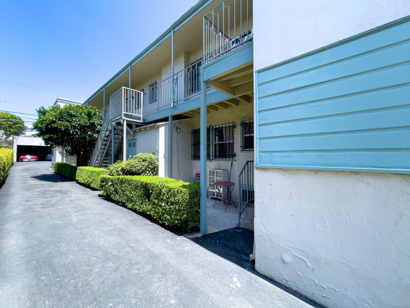 Los Angeles Apartment: 4735 Beverly Blvd