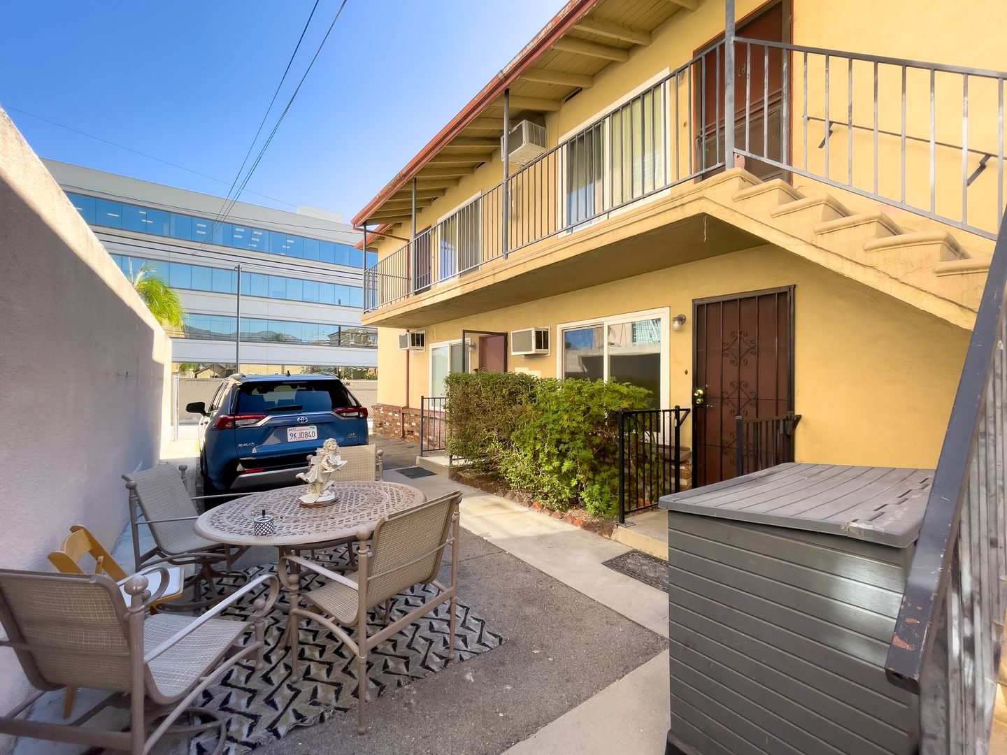 Glendale Apartment: 424 W Wilson Ave
