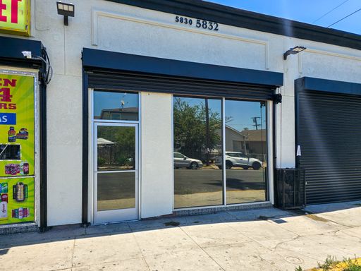 Prime South LA Flexible Commercial Space | ~793 SQFT Open Layout | Ready for Move-in – photo 1