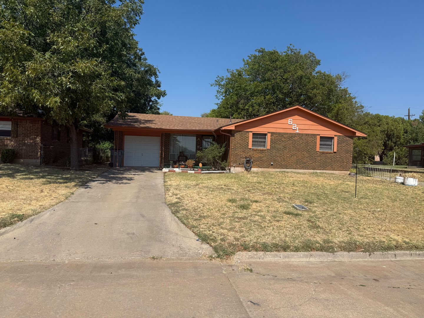 Lawton House: 621 SW Arbuckle